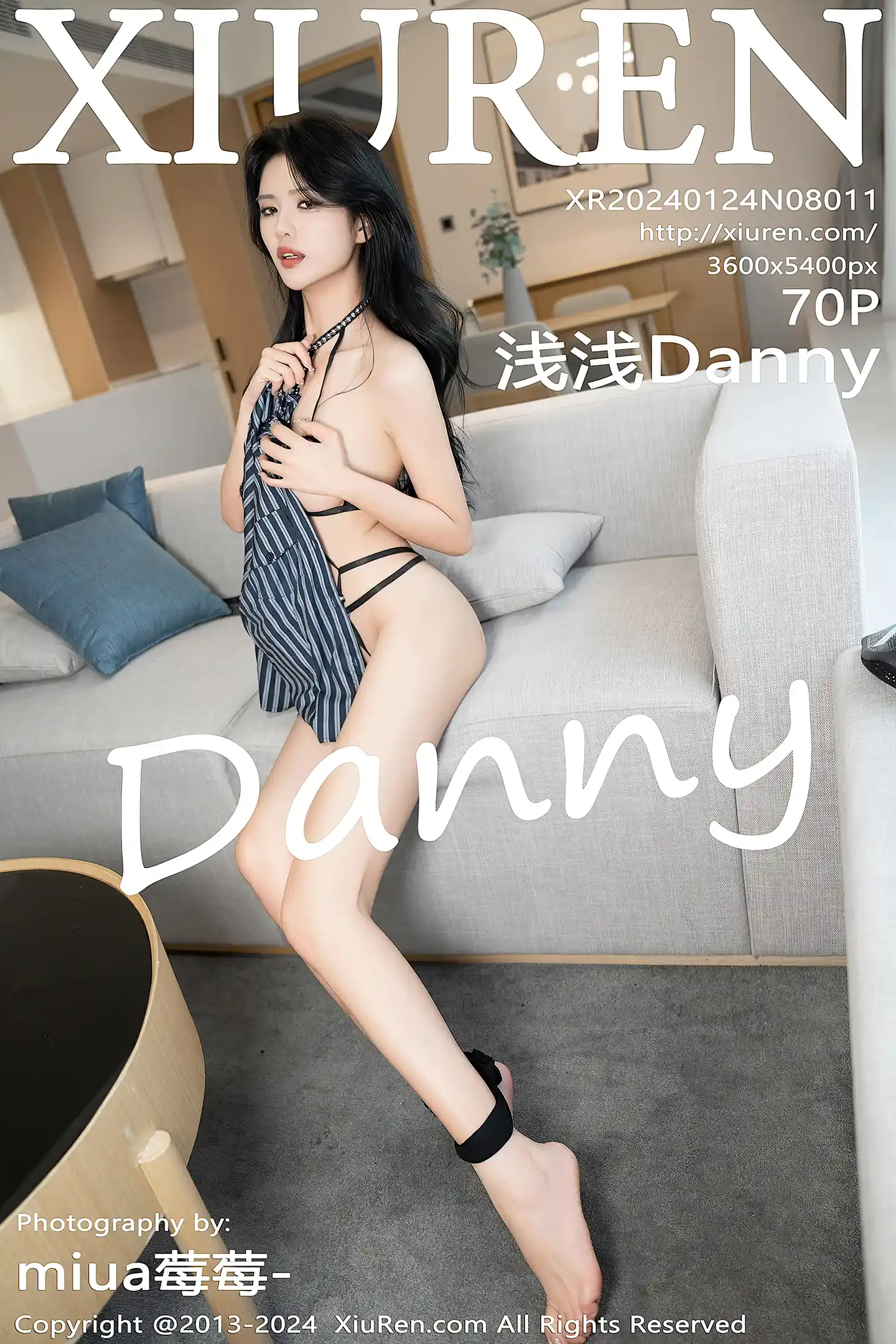 [XiuRen秀人网]VOL.8011 模特浅浅Danny黑色条纹衬衫配短裙露性感黑色情趣内衣诱惑写真70P-秀人网官方网站